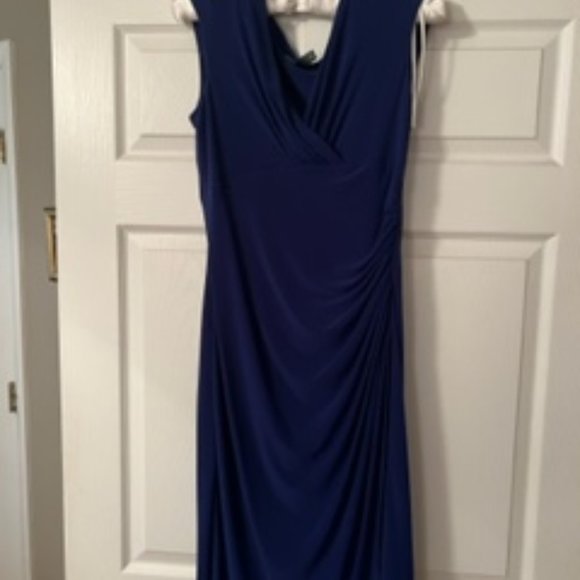 ralph lauren royal blue dress Halter Ruffle in Cobalt A draped cowl back ensures your entrances and exits will be equally chic in this elegant gown from Lauren Ralph Lauren. Polo Ralph Lauren DRESS -